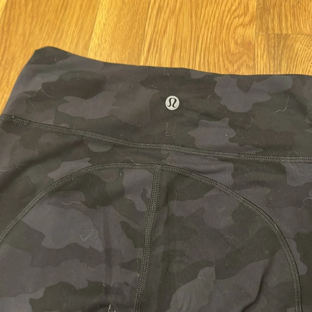 **SOLD**Lululemon Invigorate High Rise Leggings with pockets - Picture 6 of 8